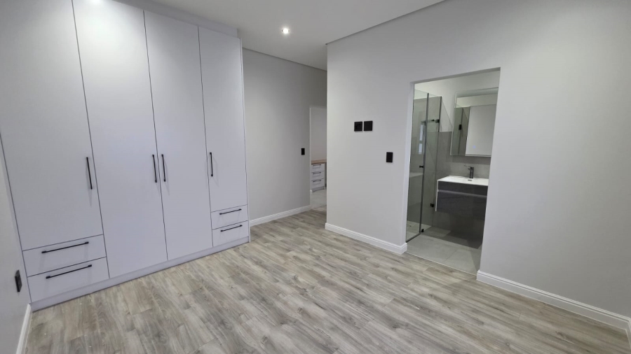 4 Bedroom Property for Sale in Sandown Western Cape
